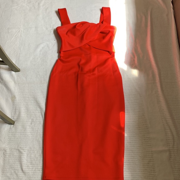Size XLarge Red Off Shoulder Formal Midi Dress Just Fab - Picture 6 of 6